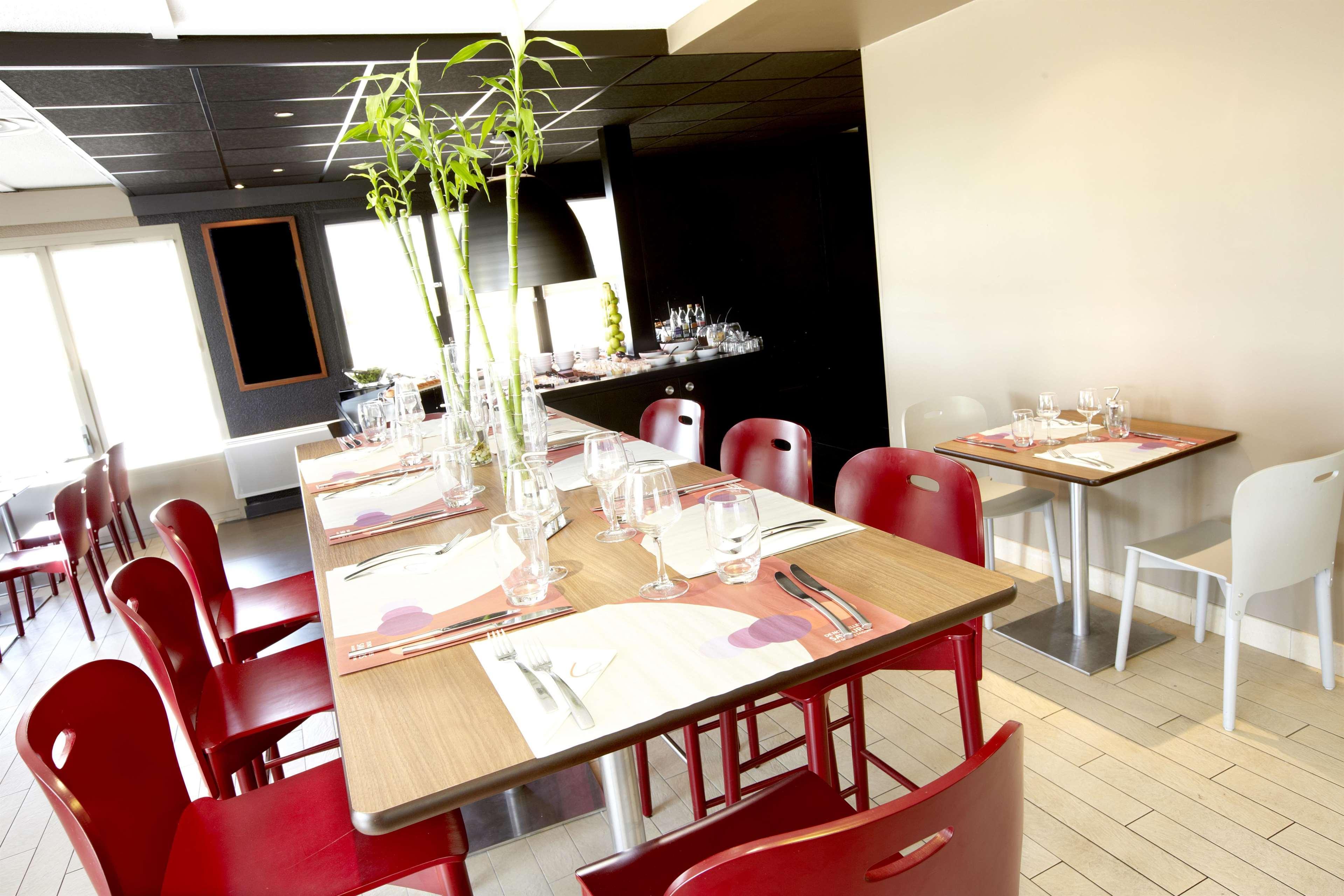 Campanile Salon-De-Provence Hotel Restaurant photo